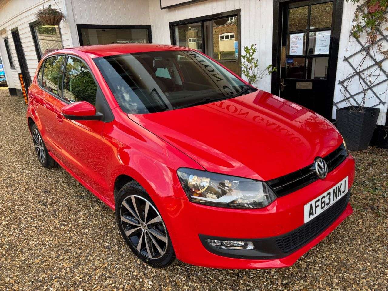 A 2013 VOLKSWAGEN POLO 1.4 Match Edition Hatchback 5dr Petrol Manual Euro 5 (85 ps) A 2013 VOLKSWAGEN POLO 1.4 Match Edition Hatchback 5dr Petrol Manual Euro 5 (85 ps)