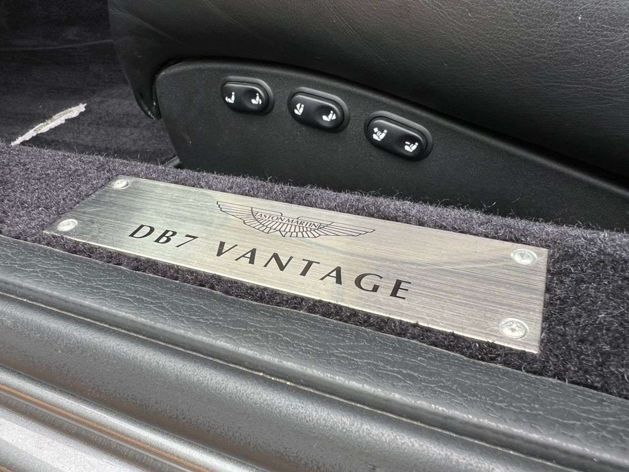 2002 ASTON MARTIN DB7 2002 ASTON MARTIN DB7