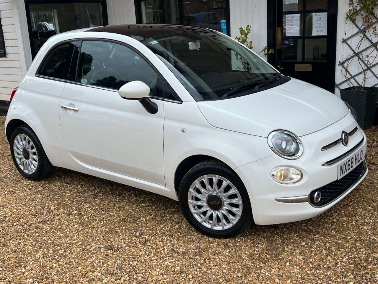 A 2018 FIAT 500 1.2 Lounge Hatchback 3dr Petrol Manual Euro 6 (s/s) (69 bhp) A 2018 FIAT 500 1.2 Lounge Hatchback 3dr Petrol Manual Euro 6 (s/s) (69 bhp)