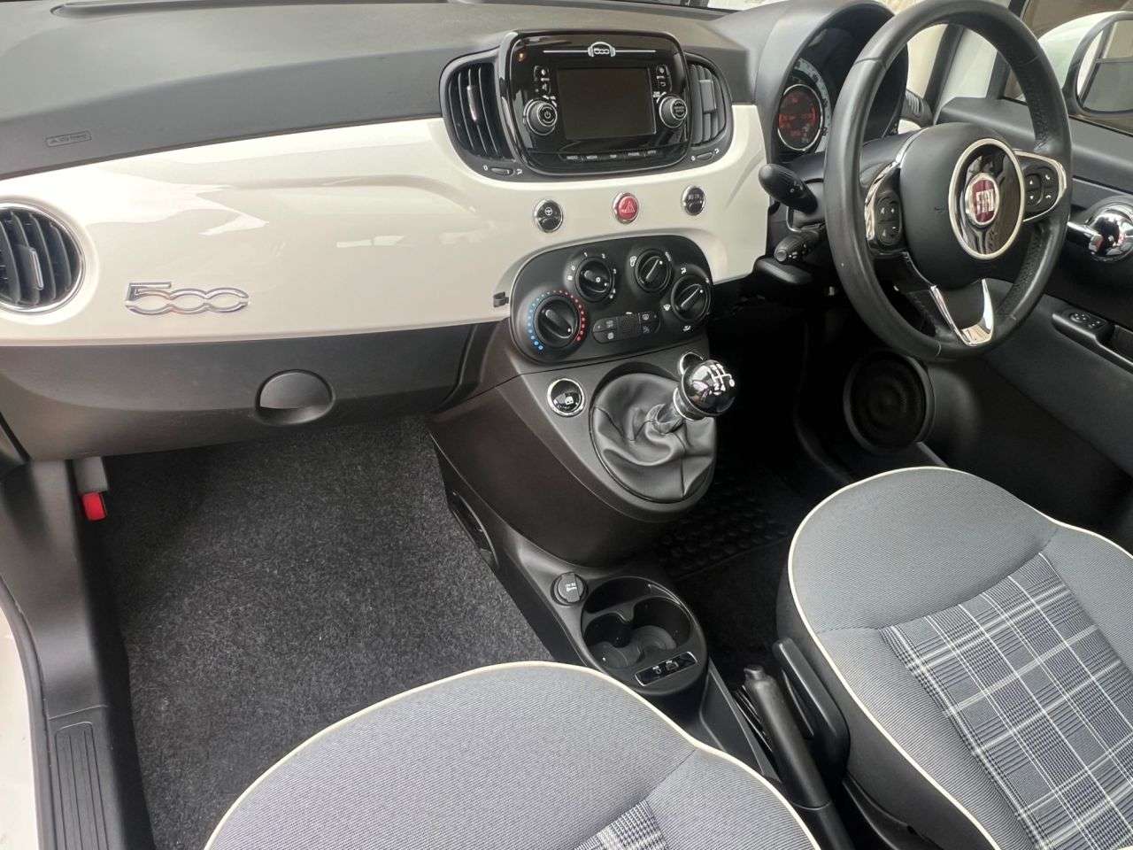 A 2018 FIAT 500 1.2 Lounge Hatchback 3dr Petrol Manual Euro 6 (s/s) (69 bhp) A 2018 FIAT 500 1.2 Lounge Hatchback 3dr Petrol Manual Euro 6 (s/s) (69 bhp)
