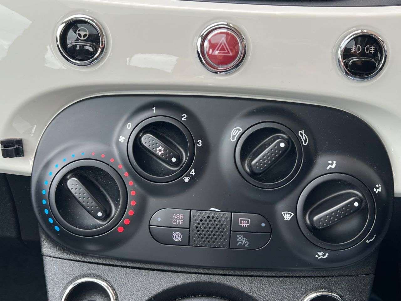 2018 FIAT 500 2018 FIAT 500