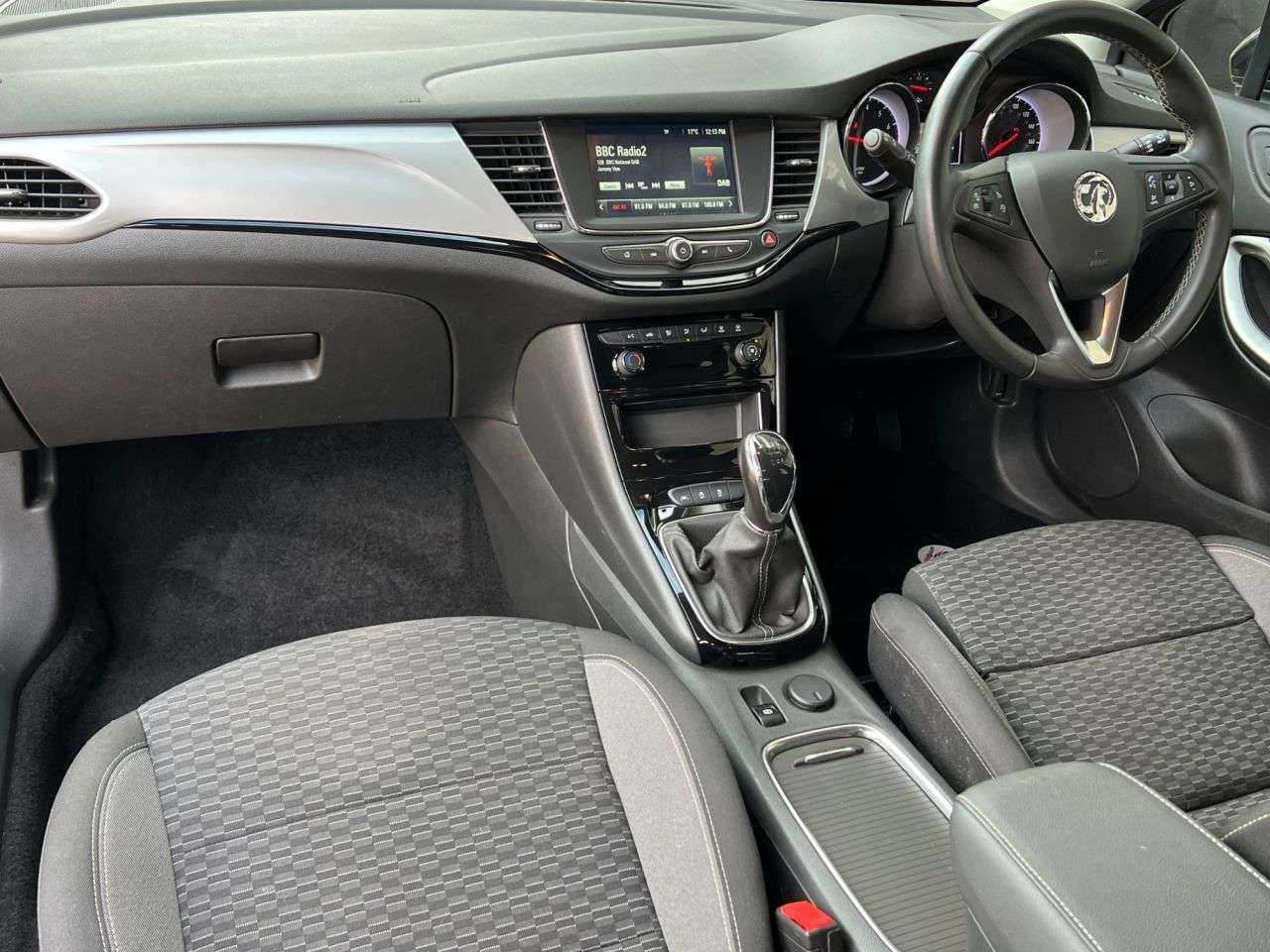 A 2021 VAUXHALL ASTRA 1.2 Turbo SRi Nav Sports Tourer 5dr Petrol Manual Euro 6 (s/s) (145 ps) A 2021 VAUXHALL ASTRA 1.2 Turbo SRi Nav Sports Tourer 5dr Petrol Manual Euro 6 (s/s) (145 ps)