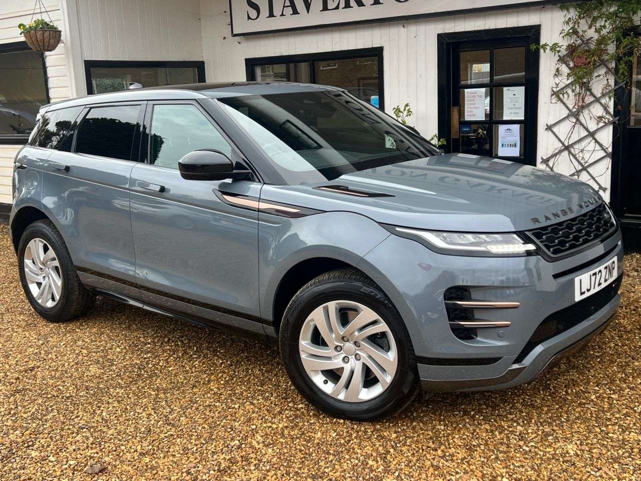 A 2022 LAND ROVER RANGE ROVER EVOQUE 2.0 D200 MHEV R-Dynamic S SUV 5dr Diesel Auto 4WD Euro 6 (s/s) (204 ps) A 2022 LAND ROVER RANGE ROVER EVOQUE 2.0 D200 MHEV R-Dynamic S SUV 5dr Diesel Auto 4WD Euro 6 (s/s) (204 ps)