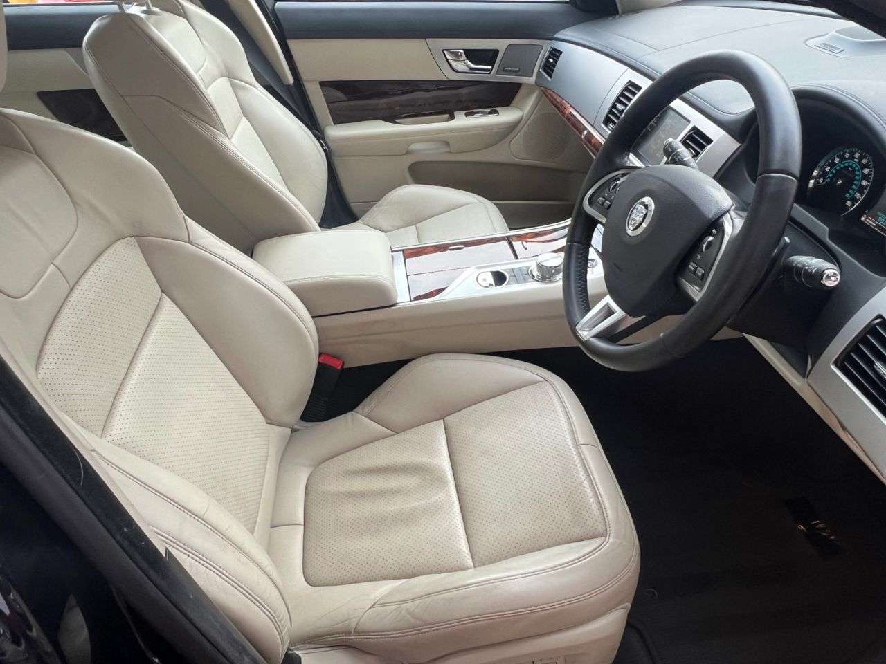 2013 JAGUAR XF 2013 JAGUAR XF