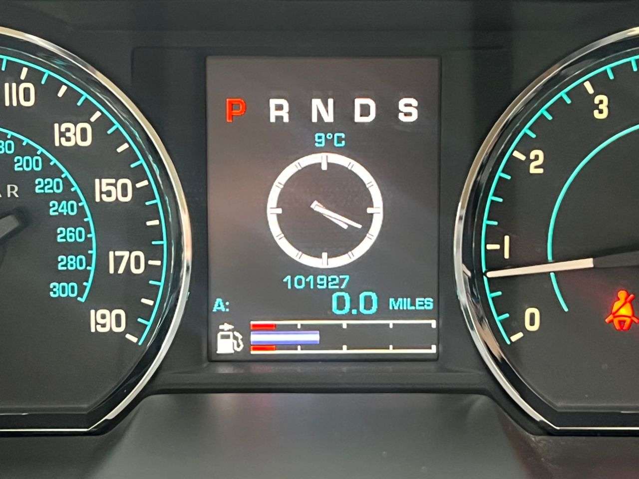 A 2013 JAGUAR XF 3.0 V6 Supercharged Premium Luxury Saloon 4dr Petrol Auto Euro 5 (s/s) (340 A 2013 JAGUAR XF 3.0 V6 Supercharged Premium Luxury Saloon 4dr Petrol Auto Euro 5 (s/s) (340