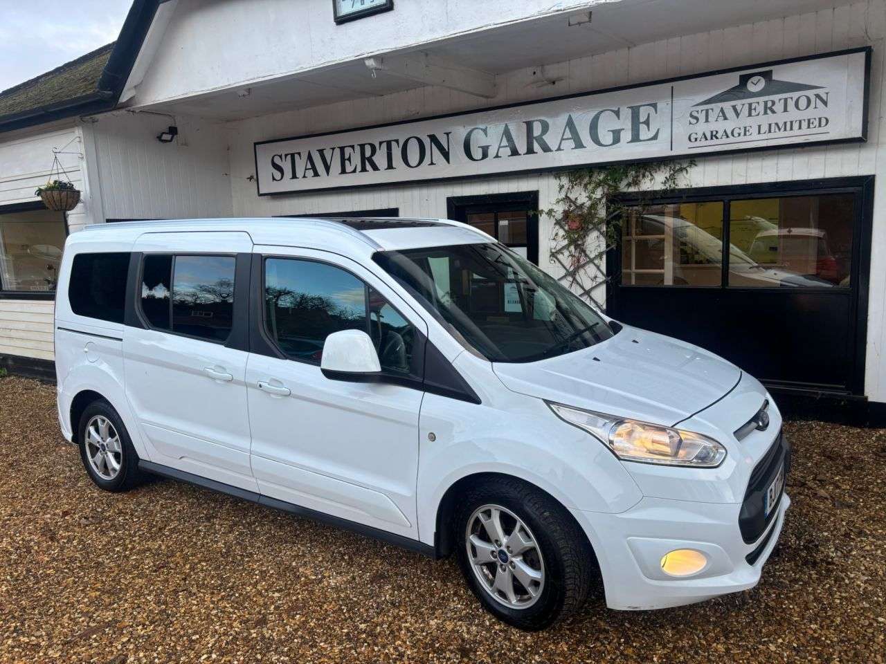 2017 FORD GRAND TOURNEO CONNECT 2017 FORD GRAND TOURNEO CONNECT