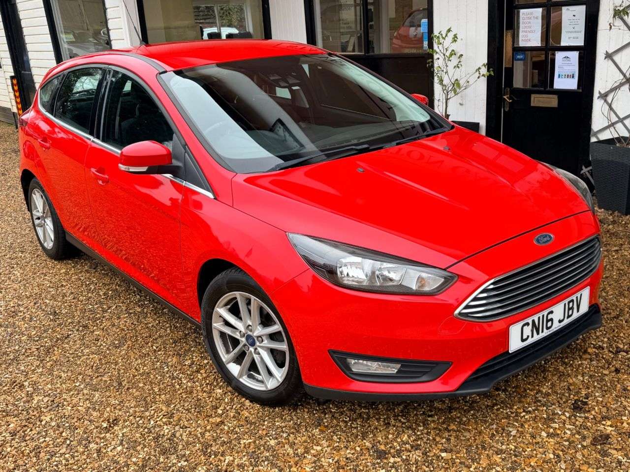 A 2016 FORD FOCUS 1.5 TDCi Zetec Hatchback 5dr Diesel Manual Euro 6 (s/s) (120 ps) A 2016 FORD FOCUS 1.5 TDCi Zetec Hatchback 5dr Diesel Manual Euro 6 (s/s) (120 ps)