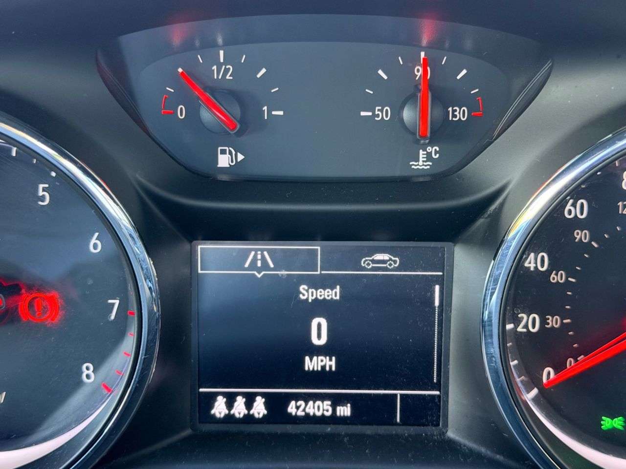 A 2017 VAUXHALL ASTRA 1.4i Turbo SRi Hatchback 5dr Petrol Manual Euro 6 (150 ps) A 2017 VAUXHALL ASTRA 1.4i Turbo SRi Hatchback 5dr Petrol Manual Euro 6 (150 ps)