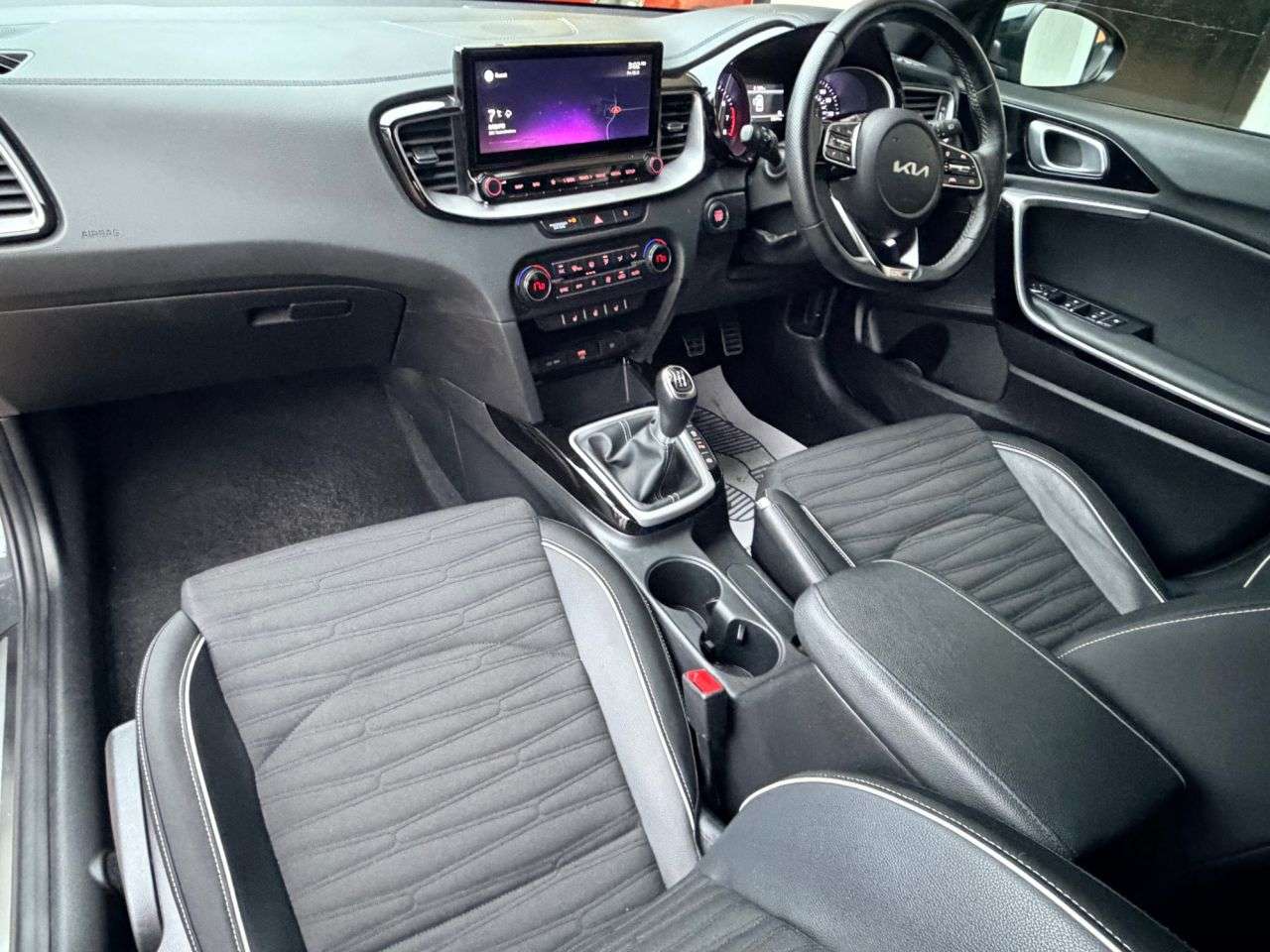 A 2022 KIA CEED 1.5 T-GDi GT-Line Hatchback 5dr Petrol Manual Euro 6 (s/s) (158 bhp) A 2022 KIA CEED 1.5 T-GDi GT-Line Hatchback 5dr Petrol Manual Euro 6 (s/s) (158 bhp)