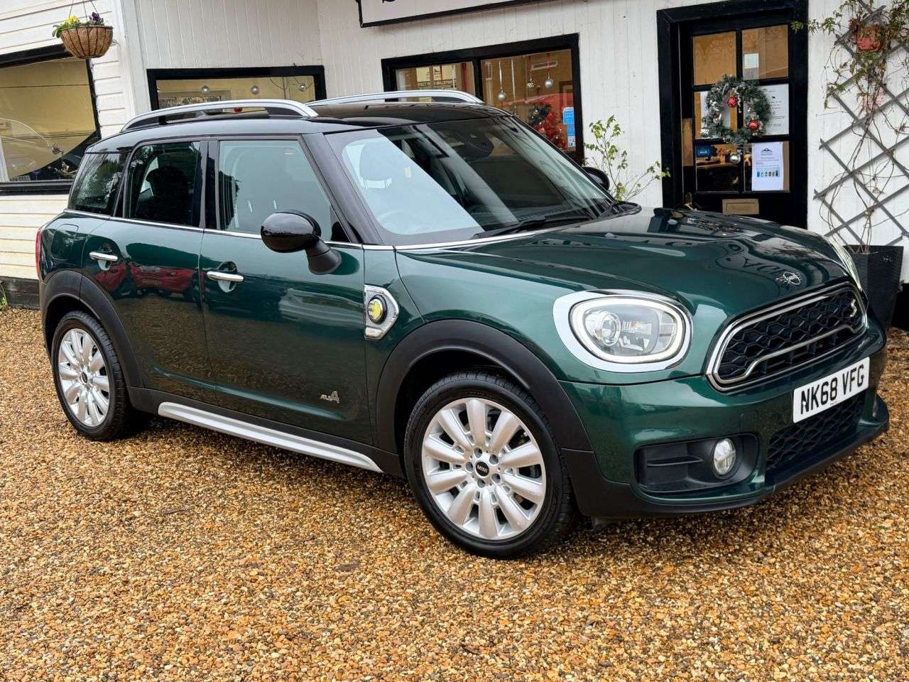 A 2018 MINI COUNTRYMAN 1.5 7.6kWh GPF Cooper SE SUV 5dr Petrol Plug-in Hybrid Auto ALL4 Euro 6 (s/ A 2018 MINI COUNTRYMAN 1.5 7.6kWh GPF Cooper SE SUV 5dr Petrol Plug-in Hybrid Auto ALL4 Euro 6 (s/