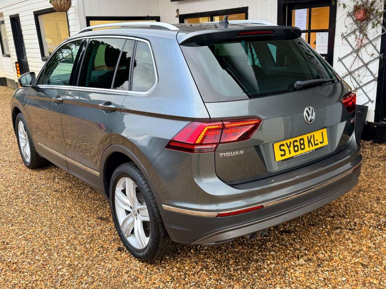 2018 VOLKSWAGEN TIGUAN 2018 VOLKSWAGEN TIGUAN