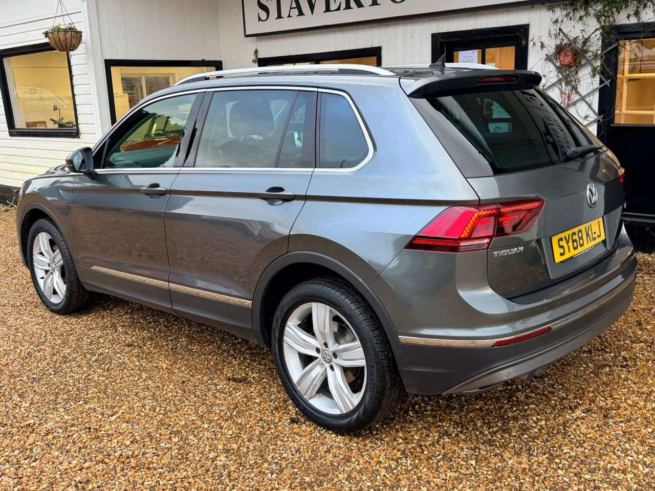 2018 VOLKSWAGEN TIGUAN 2018 VOLKSWAGEN TIGUAN