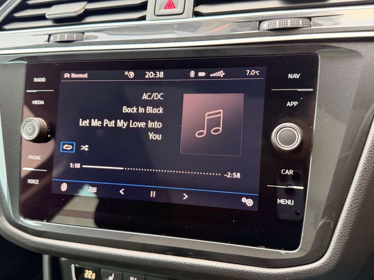 2018 VOLKSWAGEN TIGUAN 2018 VOLKSWAGEN TIGUAN