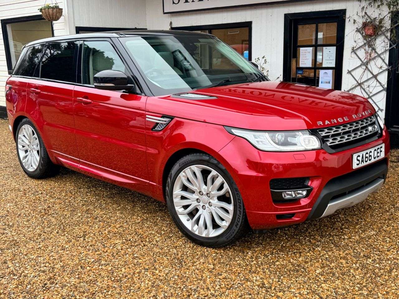 A 2016 LAND ROVER RANGE ROVER SPORT 3.0 SD V6 HSE SUV 5dr Diesel Auto 4WD Euro 6 (s/s) (306 ps) A 2016 LAND ROVER RANGE ROVER SPORT 3.0 SD V6 HSE SUV 5dr Diesel Auto 4WD Euro 6 (s/s) (306 ps)