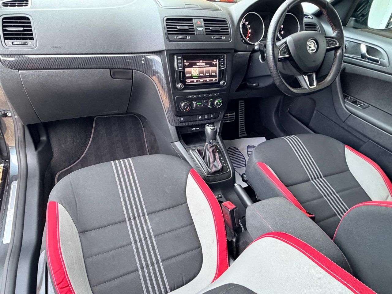 A 2015 SKODA YETI 2.0 TDI Monte Carlo SUV 5dr Diesel DSG 4WD Euro 6 (s/s) (150 ps) A 2015 SKODA YETI 2.0 TDI Monte Carlo SUV 5dr Diesel DSG 4WD Euro 6 (s/s) (150 ps)