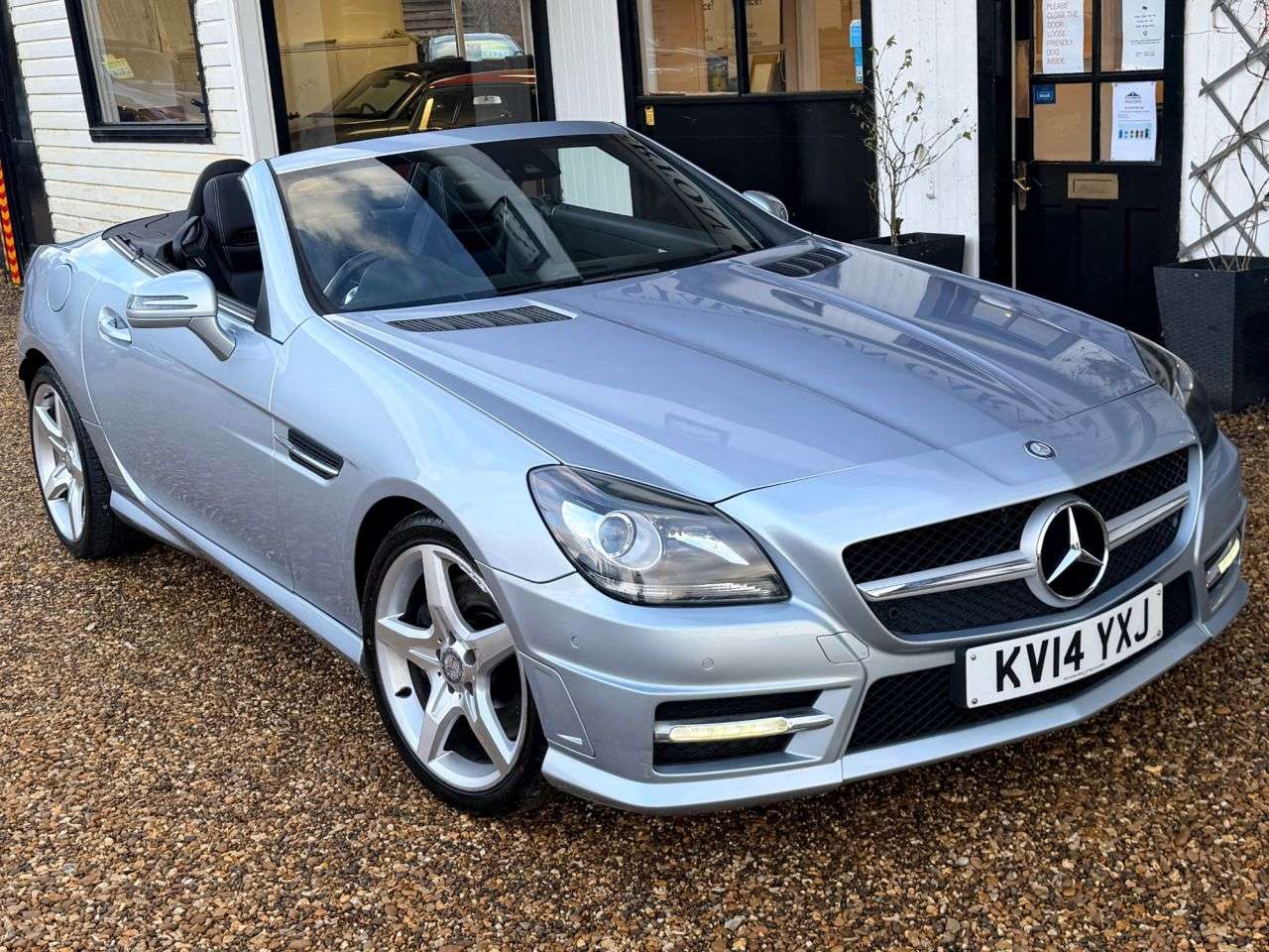 A 2014 MERCEDES-BENZ SLK 3.5 SLK350 AMG Sport Convertible 2dr Petrol G-Tronic+ Euro 5 (s/s) (306 ps) A 2014 MERCEDES-BENZ SLK 3.5 SLK350 AMG Sport Convertible 2dr Petrol G-Tronic+ Euro 5 (s/s) (306 ps)