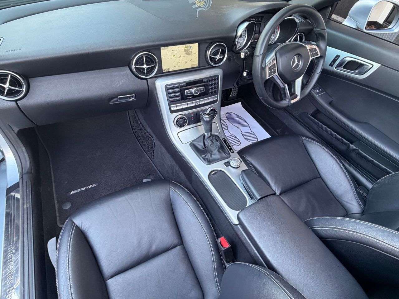 A 2014 MERCEDES-BENZ SLK 3.5 SLK350 AMG Sport Convertible 2dr Petrol G-Tronic+ Euro 5 (s/s) (306 ps) A 2014 MERCEDES-BENZ SLK 3.5 SLK350 AMG Sport Convertible 2dr Petrol G-Tronic+ Euro 5 (s/s) (306 ps)