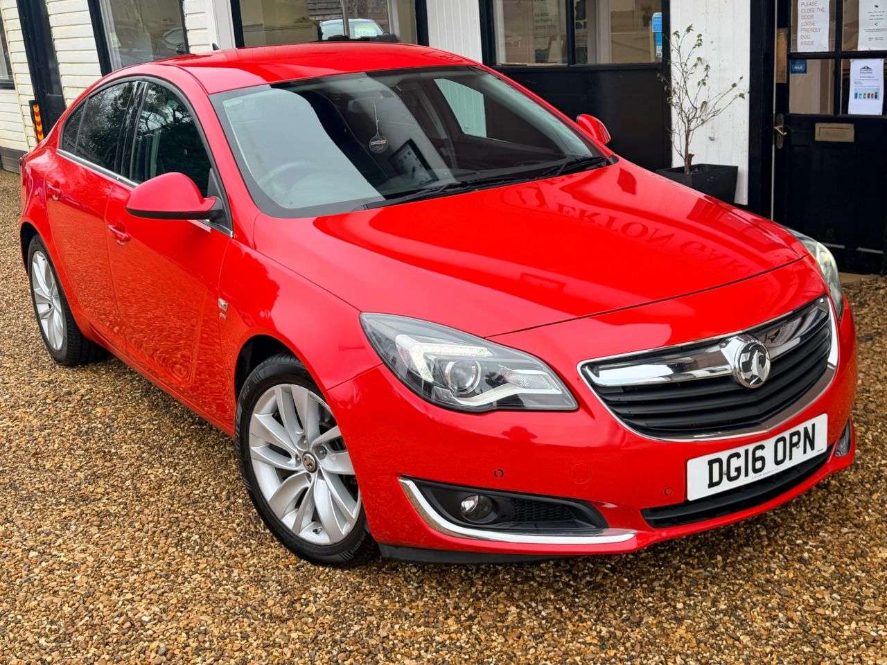 A 2016 VAUXHALL INSIGNIA SRI NAV CDTI A 2016 VAUXHALL INSIGNIA SRI NAV CDTI