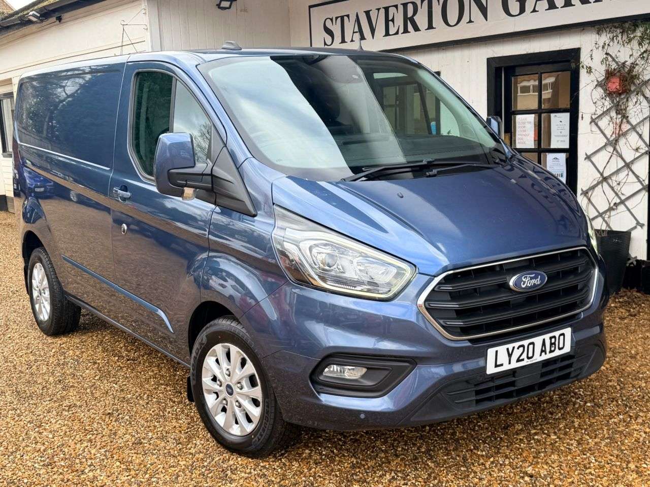 A 2020 FORD TRANSIT CUSTOM 2.0 280 EcoBlue Limited Panel Van 5dr Diesel Manual L1 H1 Euro 6 (s/s) (130 A 2020 FORD TRANSIT CUSTOM 2.0 280 EcoBlue Limited Panel Van 5dr Diesel Manual L1 H1 Euro 6 (s/s) (130