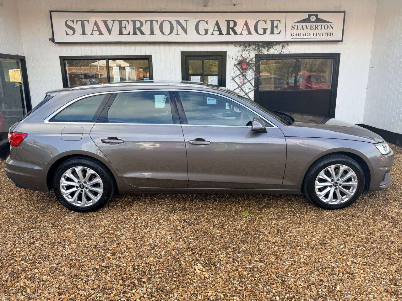 2021 AUDI A4 AVANT 2021 AUDI A4 AVANT