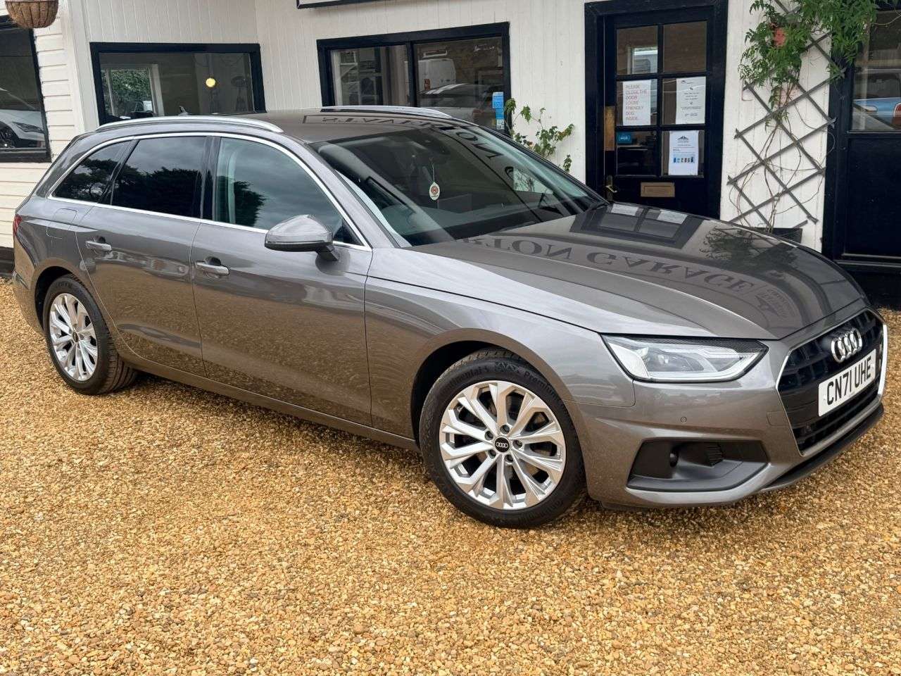 A 2021 AUDI A4 AVANT 2.0 TDI 35 Technik Estate 5dr Diesel S Tronic Euro 6 (s/s) (163 ps) A 2021 AUDI A4 AVANT 2.0 TDI 35 Technik Estate 5dr Diesel S Tronic Euro 6 (s/s) (163 ps)