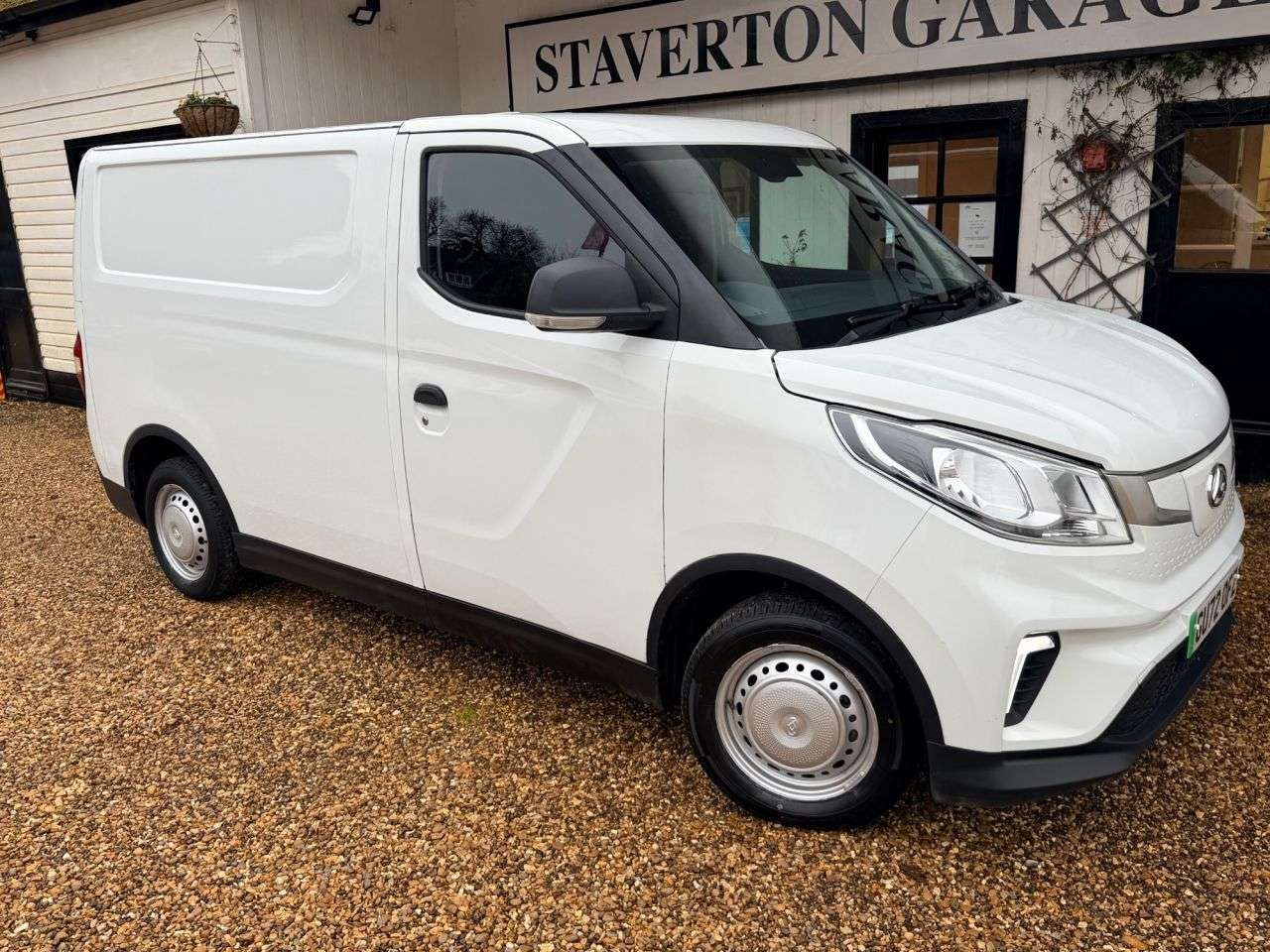 A 2022 MAXUS EDELIVER 3 50.23kWh Panel Van 5dr Electric Auto FWD L1 (122 ps) A 2022 MAXUS EDELIVER 3 50.23kWh Panel Van 5dr Electric Auto FWD L1 (122 ps)