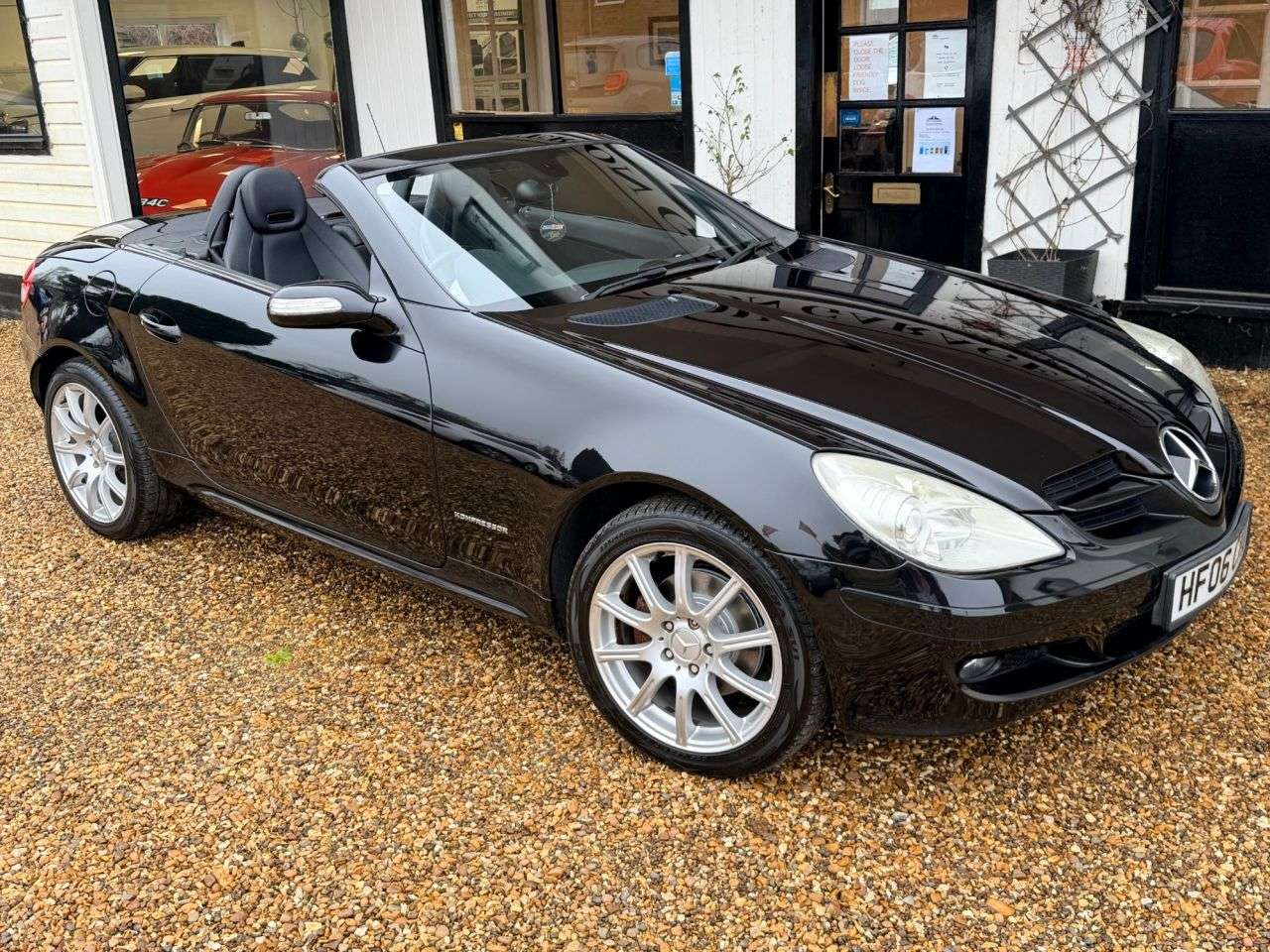 A 2006 MERCEDES-BENZ SLK 1.8 SLK200 Kompressor Convertible 2dr Petrol Automatic (211 g/km, 163 bhp) A 2006 MERCEDES-BENZ SLK 1.8 SLK200 Kompressor Convertible 2dr Petrol Automatic (211 g/km, 163 bhp)