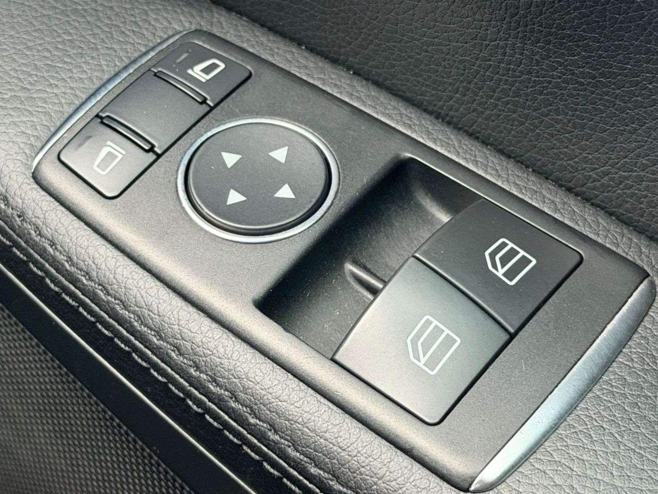 2011 MERCEDES-BENZ SLK 2011 MERCEDES-BENZ SLK