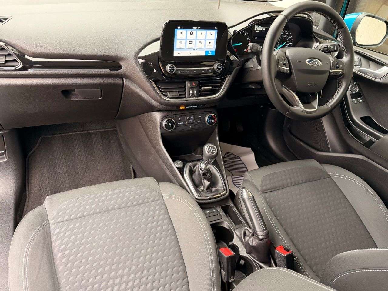 A 2017 FORD FIESTA 1.0T EcoBoost Zetec Hatchback 5dr Petrol Manual Euro 6 (s/s) (100 ps) A 2017 FORD FIESTA 1.0T EcoBoost Zetec Hatchback 5dr Petrol Manual Euro 6 (s/s) (100 ps)