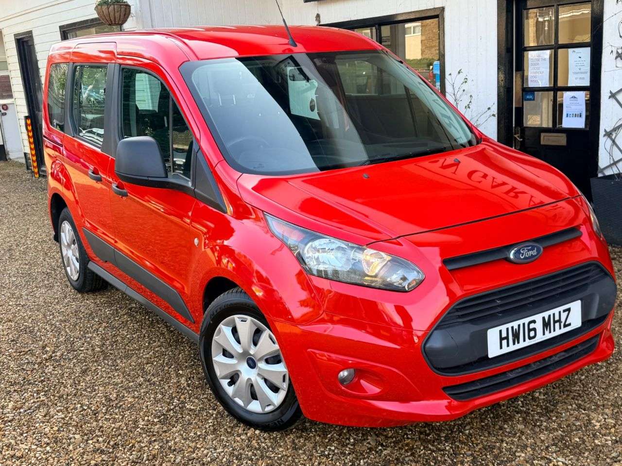 A 2016 FORD TOURNEO CONNECT 1.5 TDCi Zetec MPV 5dr Diesel Manual Euro 6 (100 ps) A 2016 FORD TOURNEO CONNECT 1.5 TDCi Zetec MPV 5dr Diesel Manual Euro 6 (100 ps)