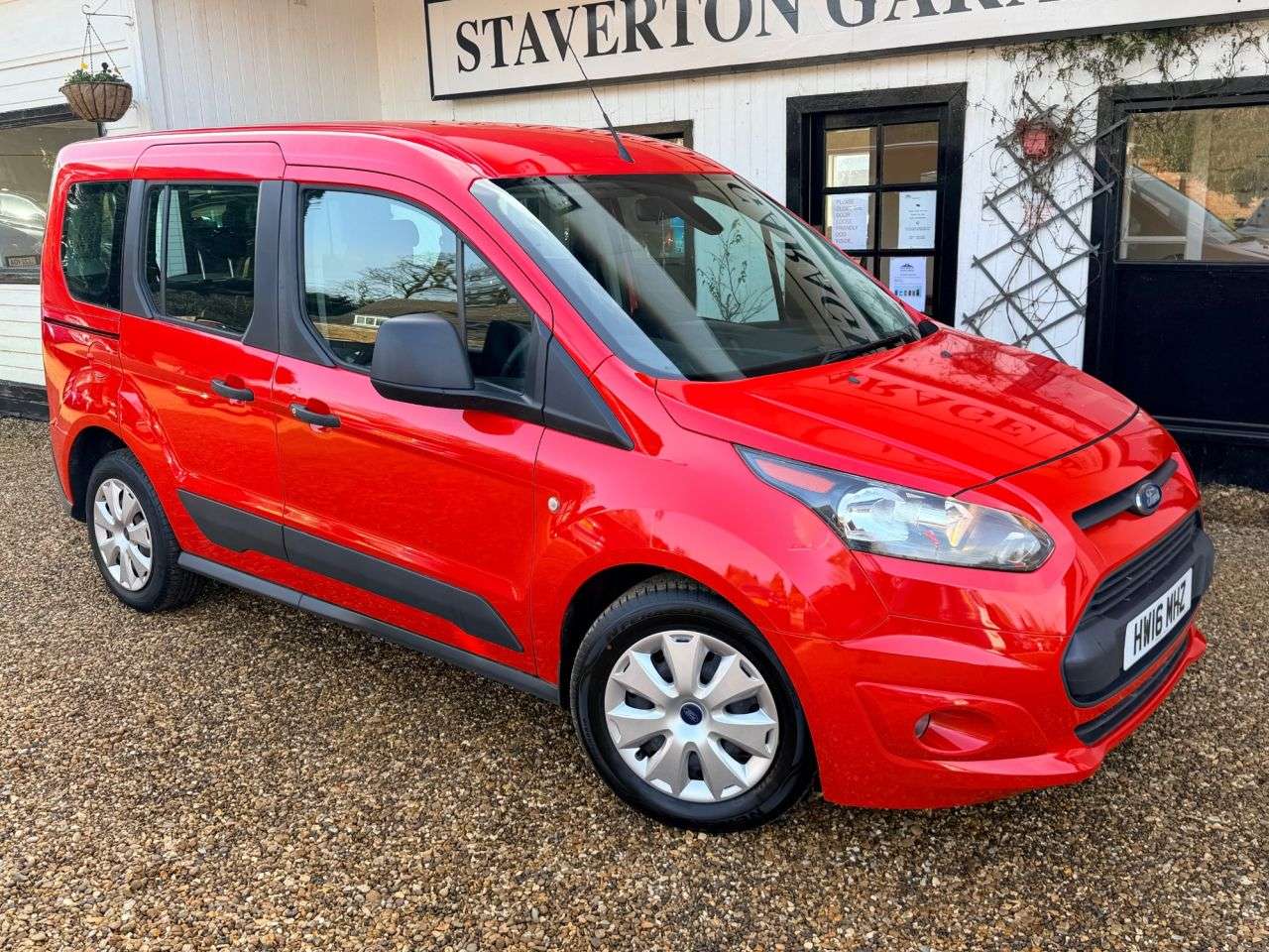 A 2016 FORD TOURNEO CONNECT 1.5 TDCi Zetec MPV 5dr Diesel Manual Euro 6 (100 ps) A 2016 FORD TOURNEO CONNECT 1.5 TDCi Zetec MPV 5dr Diesel Manual Euro 6 (100 ps)