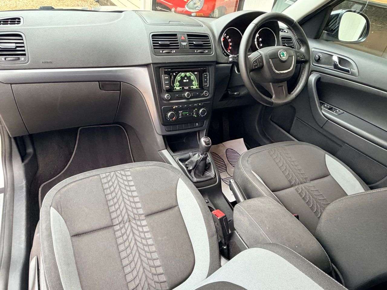 A 2013 SKODA YETI 2.0 TDI Adventure SUV 5dr Diesel Manual Euro 5 (110 ps) A 2013 SKODA YETI 2.0 TDI Adventure SUV 5dr Diesel Manual Euro 5 (110 ps)