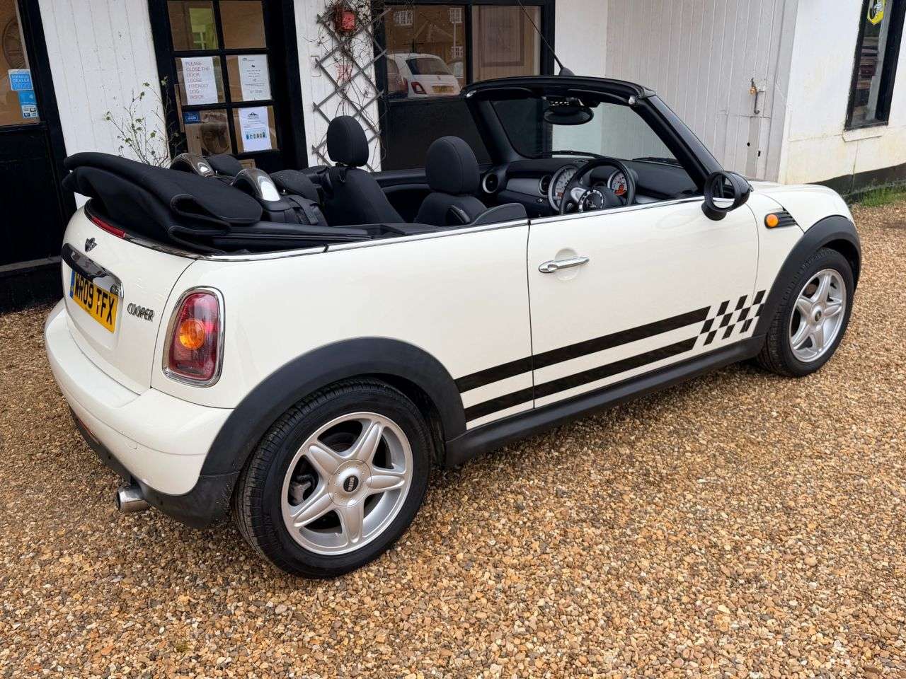2009 MINI CONVERTIBLE 2009 MINI CONVERTIBLE