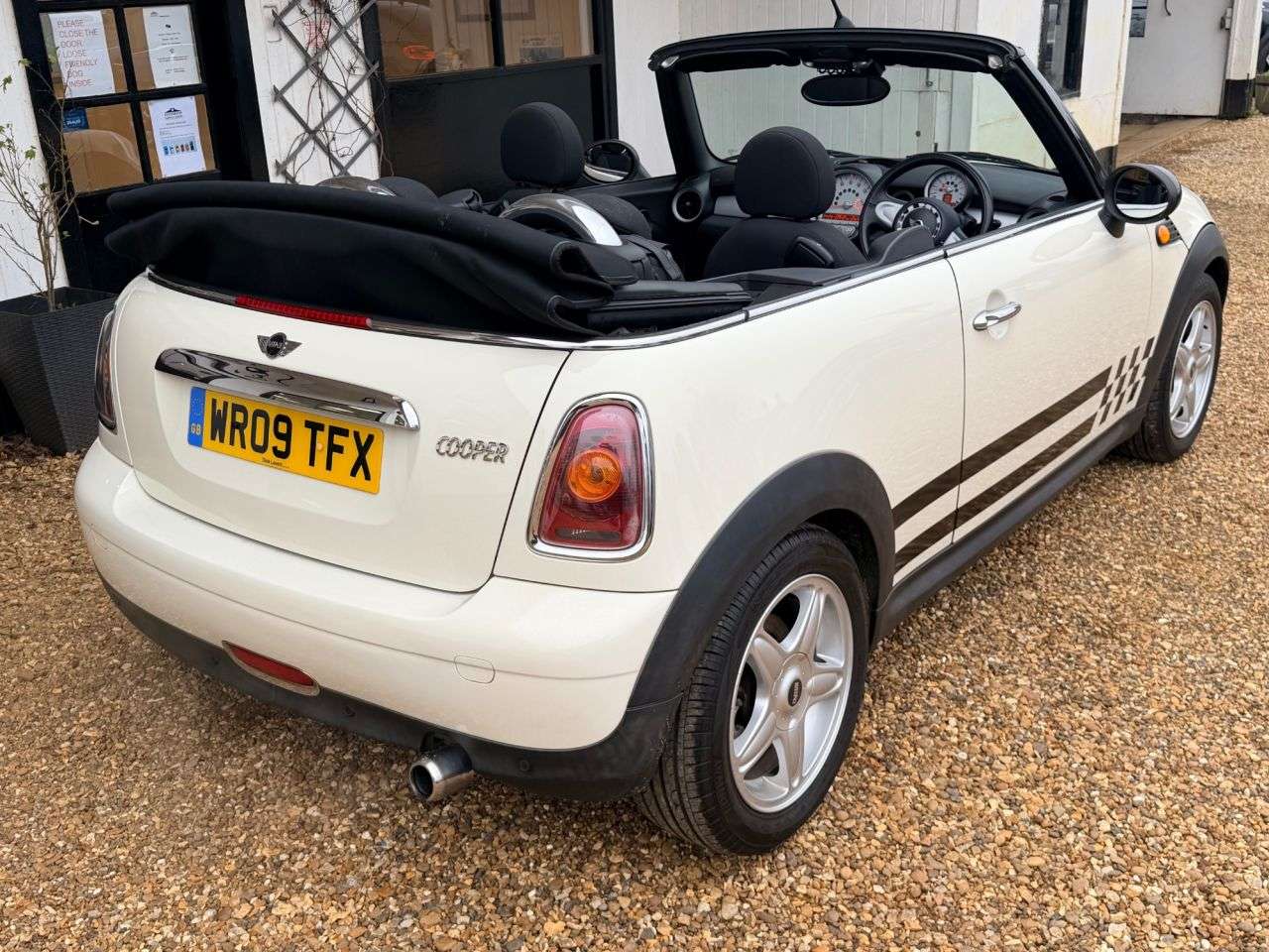 2009 MINI CONVERTIBLE 2009 MINI CONVERTIBLE