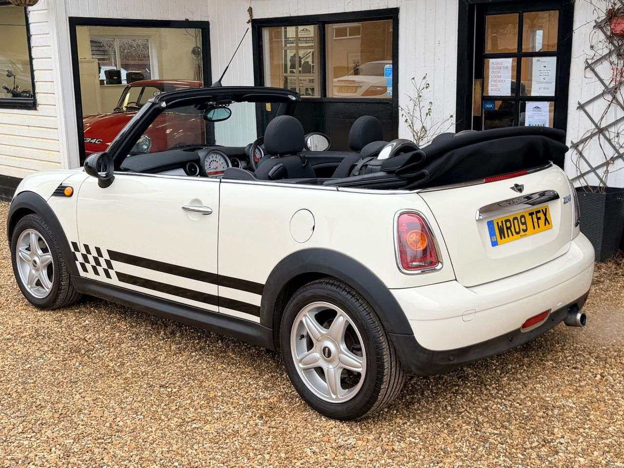 2009 MINI CONVERTIBLE 2009 MINI CONVERTIBLE