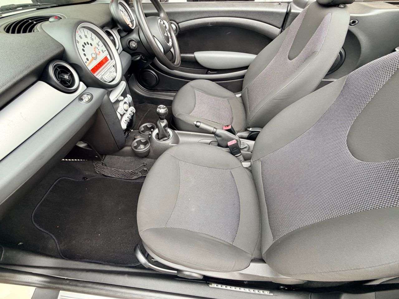 2009 MINI CONVERTIBLE 2009 MINI CONVERTIBLE