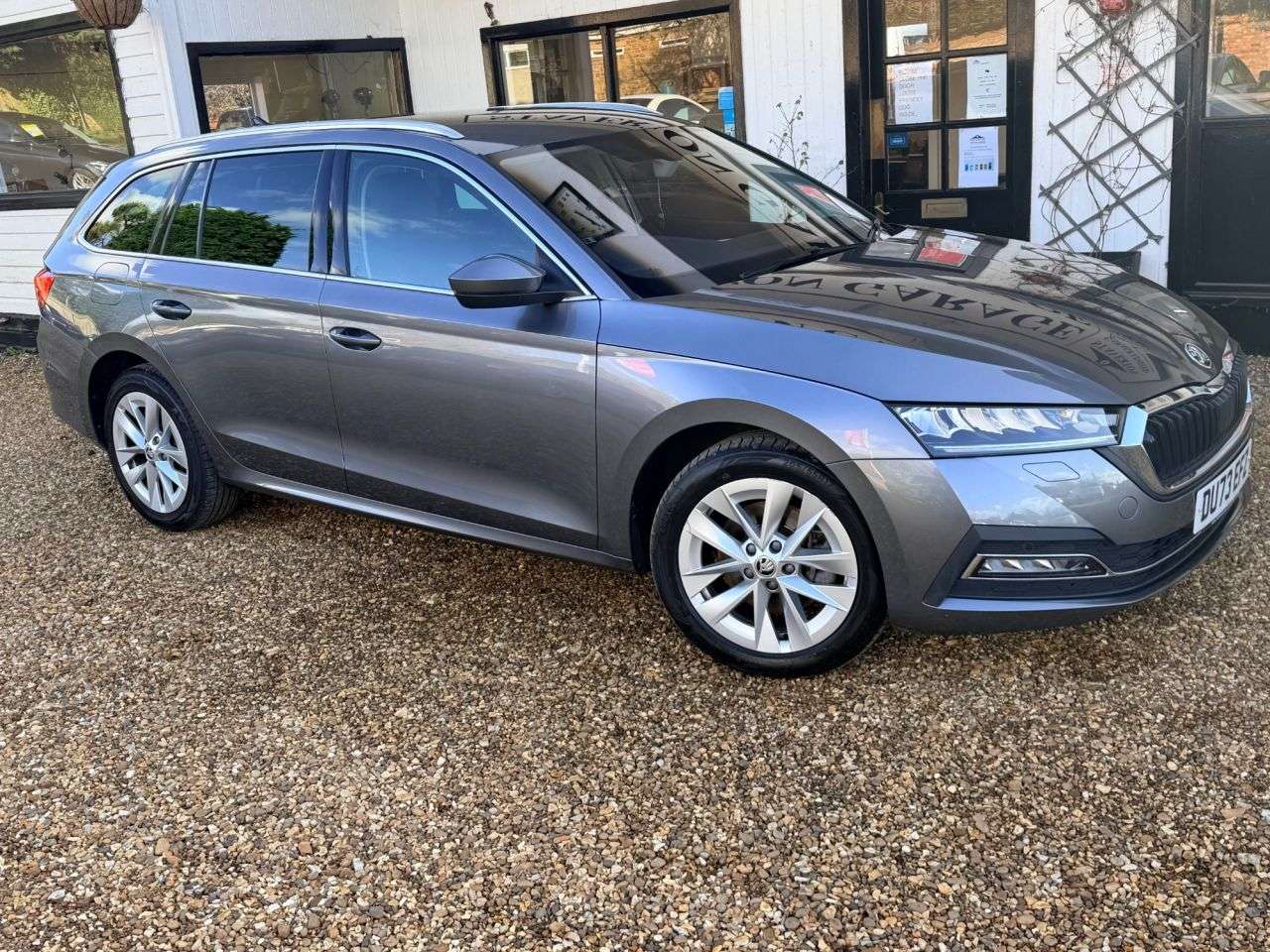 A 2023 SKODA OCTAVIA 1.4 TSI iV 13kWh SE L Estate 5dr Petrol Plug-in Hybrid DSG Euro 6 (s/s) (20 A 2023 SKODA OCTAVIA 1.4 TSI iV 13kWh SE L Estate 5dr Petrol Plug-in Hybrid DSG Euro 6 (s/s) (20