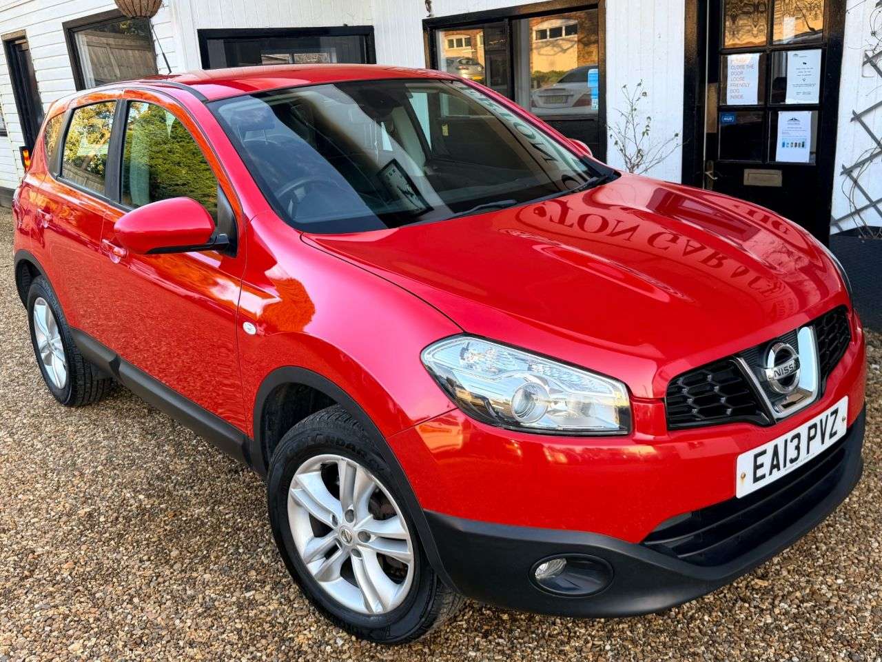 A 2013 NISSAN QASHQAI 1.6 Acenta SUV 5dr Petrol Manual 2WD Euro 5 (s/s) (117 ps) A 2013 NISSAN QASHQAI 1.6 Acenta SUV 5dr Petrol Manual 2WD Euro 5 (s/s) (117 ps)