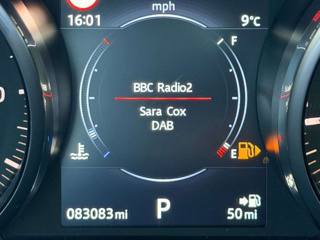 A 2016 LAND ROVER RANGE ROVER EVOQUE 2.0 TD4 HSE Dynamic Lux SUV 5dr Diesel Auto 4WD Euro 6 (s/s) (180 ps) A 2016 LAND ROVER RANGE ROVER EVOQUE 2.0 TD4 HSE Dynamic Lux SUV 5dr Diesel Auto 4WD Euro 6 (s/s) (180 ps)