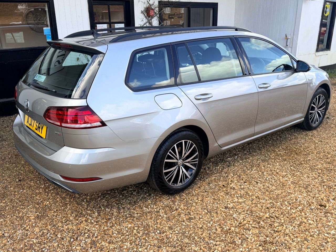 2017 VOLKSWAGEN GOLF 2017 VOLKSWAGEN GOLF