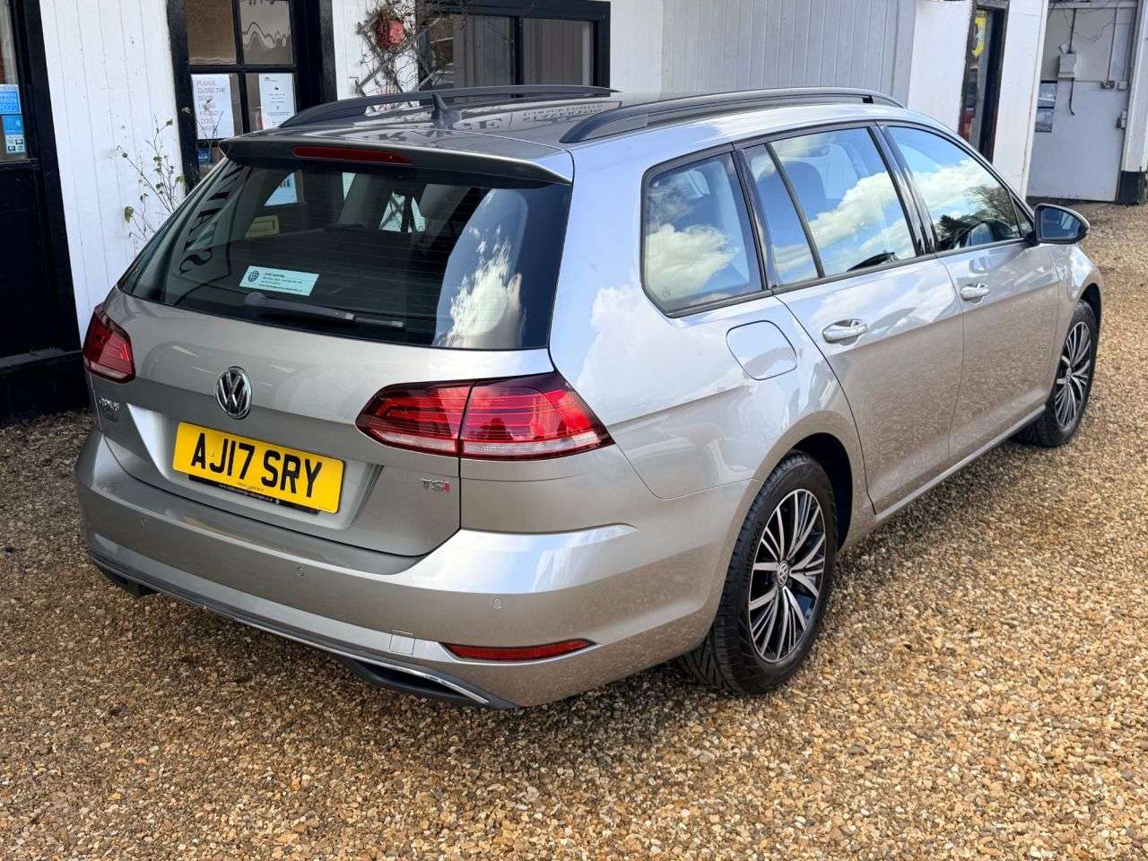 2017 VOLKSWAGEN GOLF 2017 VOLKSWAGEN GOLF