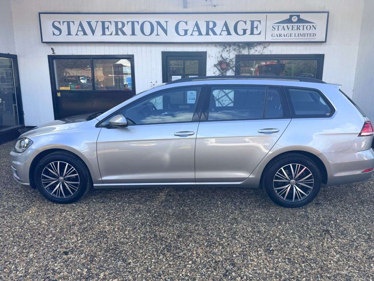 2017 VOLKSWAGEN GOLF 2017 VOLKSWAGEN GOLF