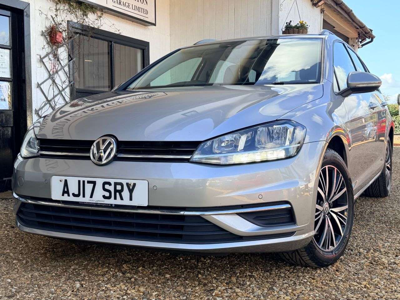 2017 VOLKSWAGEN GOLF 2017 VOLKSWAGEN GOLF