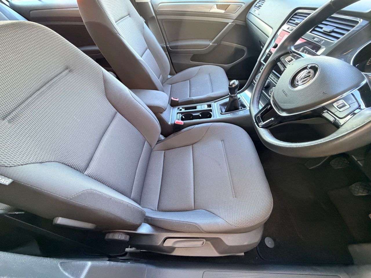 2017 VOLKSWAGEN GOLF 2017 VOLKSWAGEN GOLF