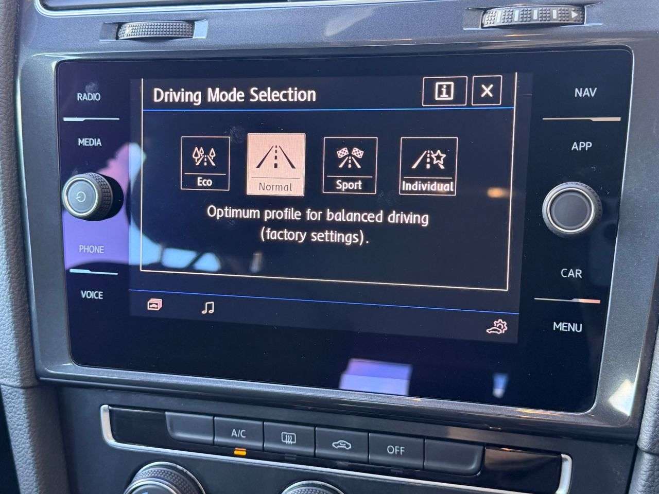 2017 VOLKSWAGEN GOLF 2017 VOLKSWAGEN GOLF