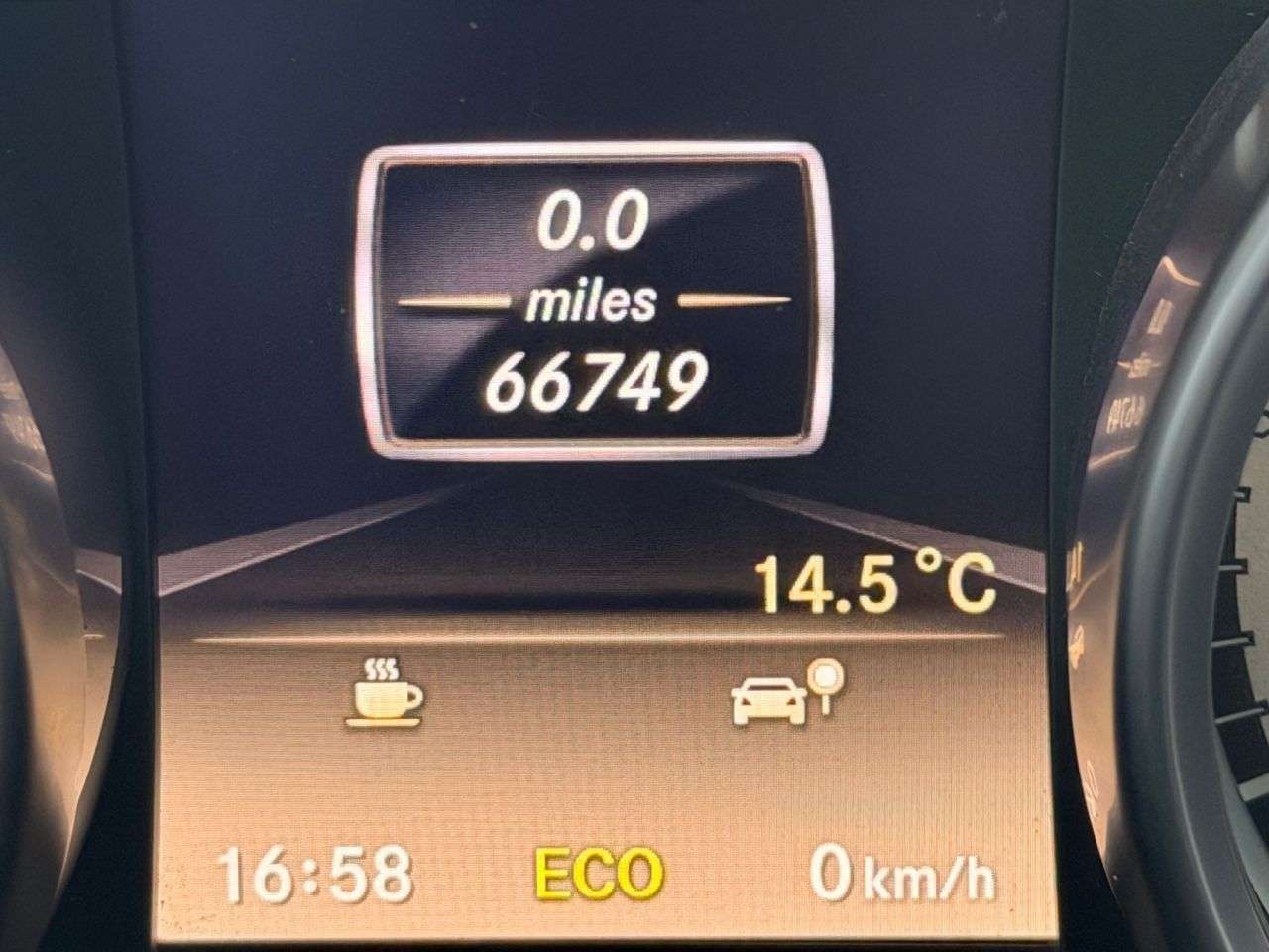 A 2022 MERCEDES-BENZ SL 4.7 SL500 V8 BlueEfficiency Convertible 2dr Petrol G-Tronic Euro 5 (s/s) (4 A 2022 MERCEDES-BENZ SL 4.7 SL500 V8 BlueEfficiency Convertible 2dr Petrol G-Tronic Euro 5 (s/s) (4