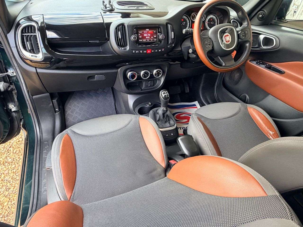 A 2013 FIAT 500L 1.3 MultiJet Trekking MPV 5dr Diesel Dualogic Euro 5 (s/s) (85 bhp) A 2013 FIAT 500L 1.3 MultiJet Trekking MPV 5dr Diesel Dualogic Euro 5 (s/s) (85 bhp)