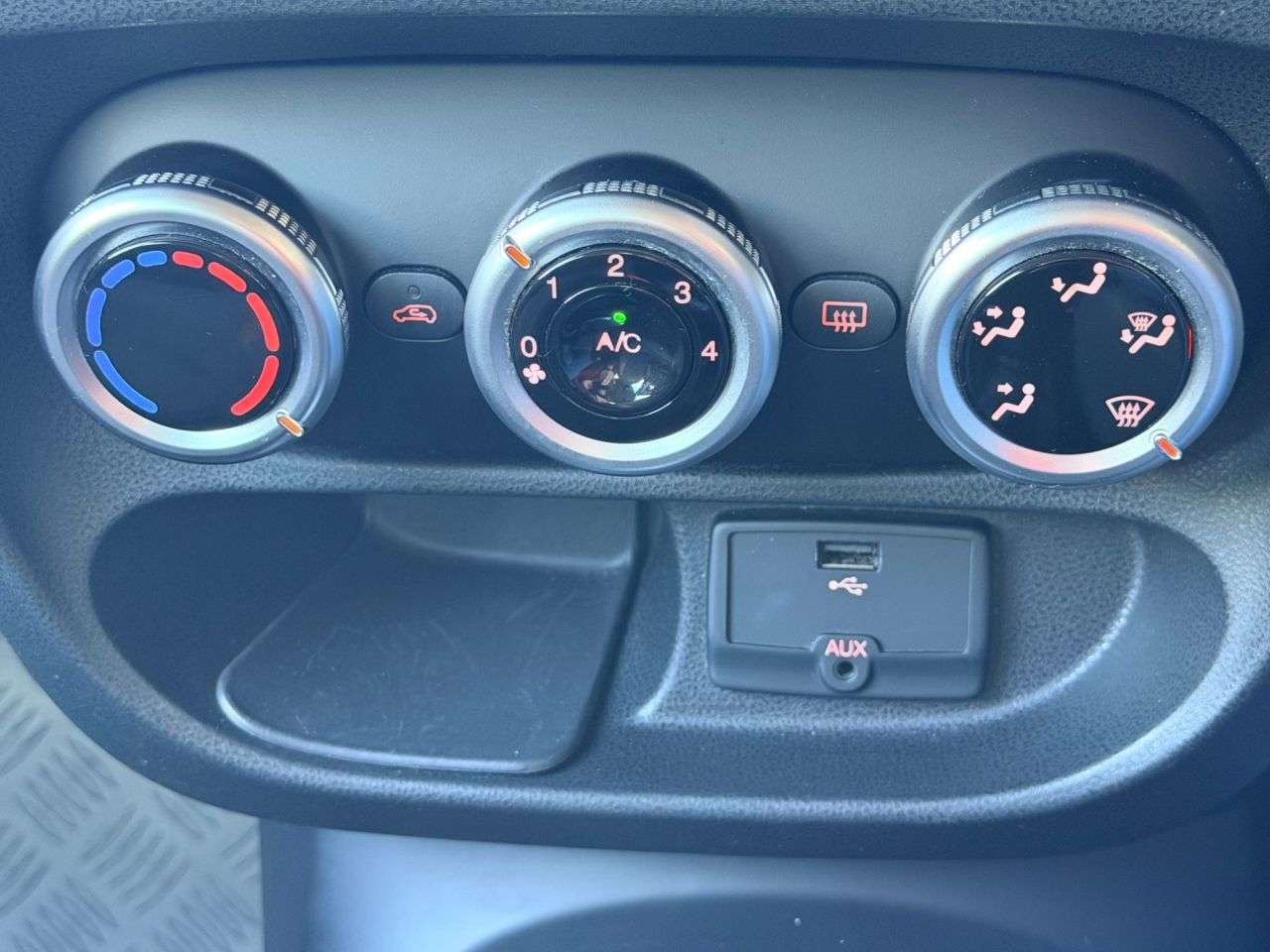 2013 FIAT 500L 2013 FIAT 500L