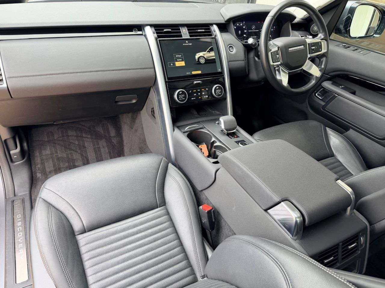 A 2023 LAND ROVER DISCOVERY 3.0 D300 MHEV S SUV 5dr Diesel Auto 4WD Euro 6 (s/s) (300 ps) A 2023 LAND ROVER DISCOVERY 3.0 D300 MHEV S SUV 5dr Diesel Auto 4WD Euro 6 (s/s) (300 ps)