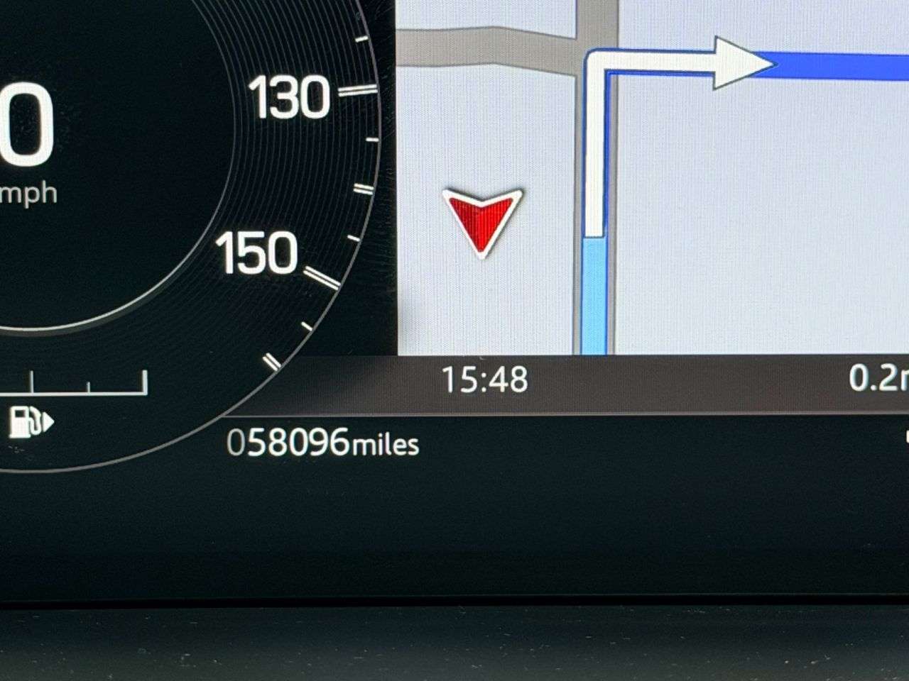 A 2023 LAND ROVER DISCOVERY 3.0 D300 MHEV S SUV 5dr Diesel Auto 4WD Euro 6 (s/s) (300 ps) A 2023 LAND ROVER DISCOVERY 3.0 D300 MHEV S SUV 5dr Diesel Auto 4WD Euro 6 (s/s) (300 ps)